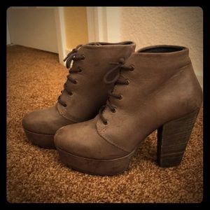 Steve Madden Booties Size 7 women’s